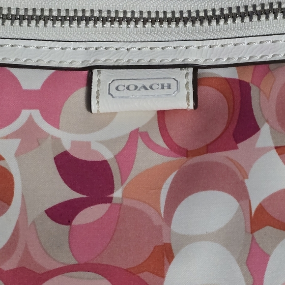Coach Daisy Kaleidoscope Pink & White Signature Crossbody Bag - Picture 3 of 10